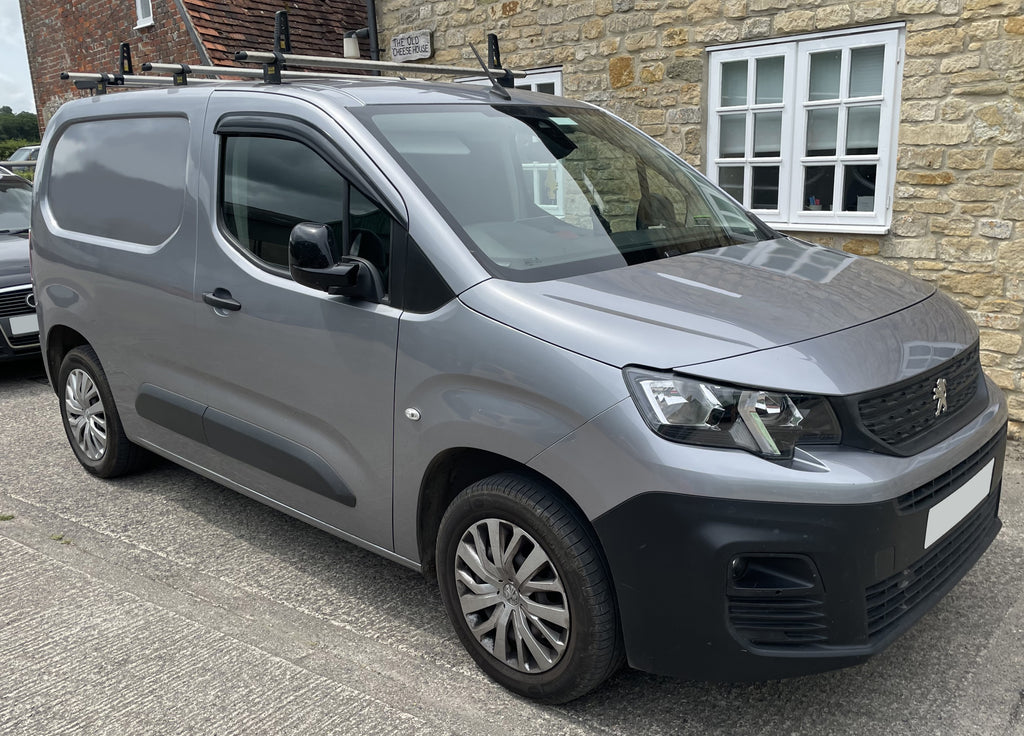 Auto Clover Wind Deflectors Set for Toyota Proace City Verso 2019+ MK3 (2 Pcs)