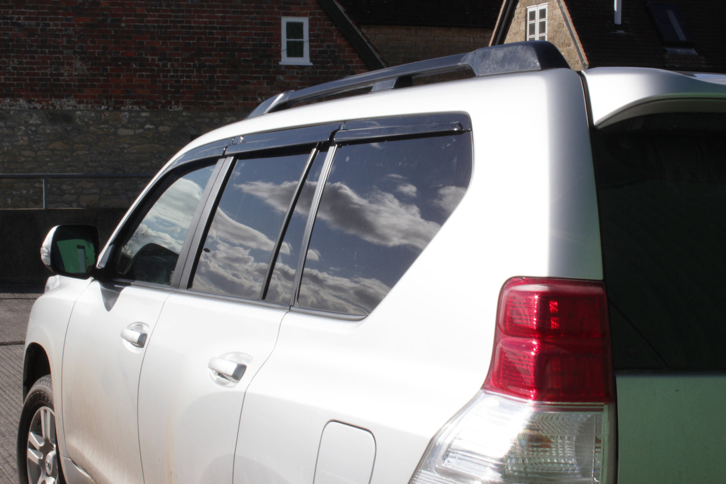 Auto Clover Wind Deflector Set for Toyota Land Cruiser 150 2009+ (6 pieces)