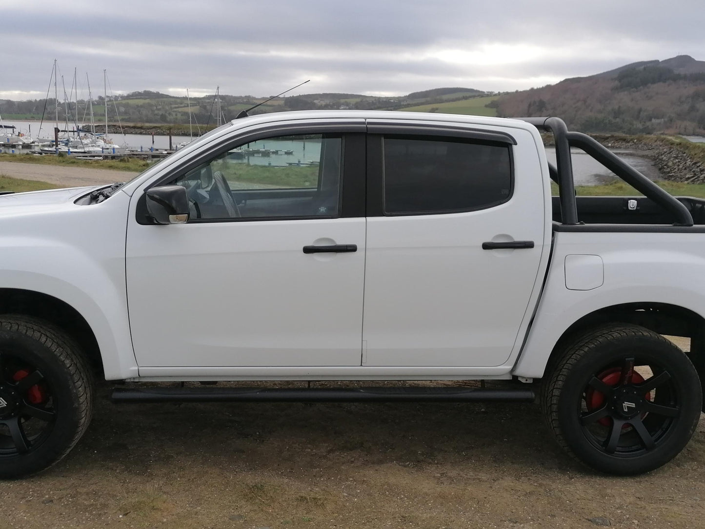 Auto Clover Wind Deflectors Set for Isuzu D-MAX 2012 - 2020 (4 pieces)