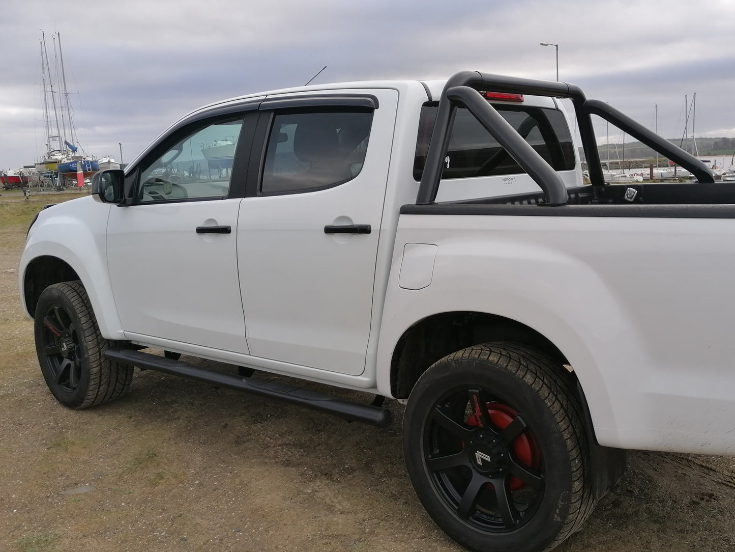 Auto Clover Wind Deflectors Set for Isuzu D-MAX 2012 - 2020 (4 pieces)