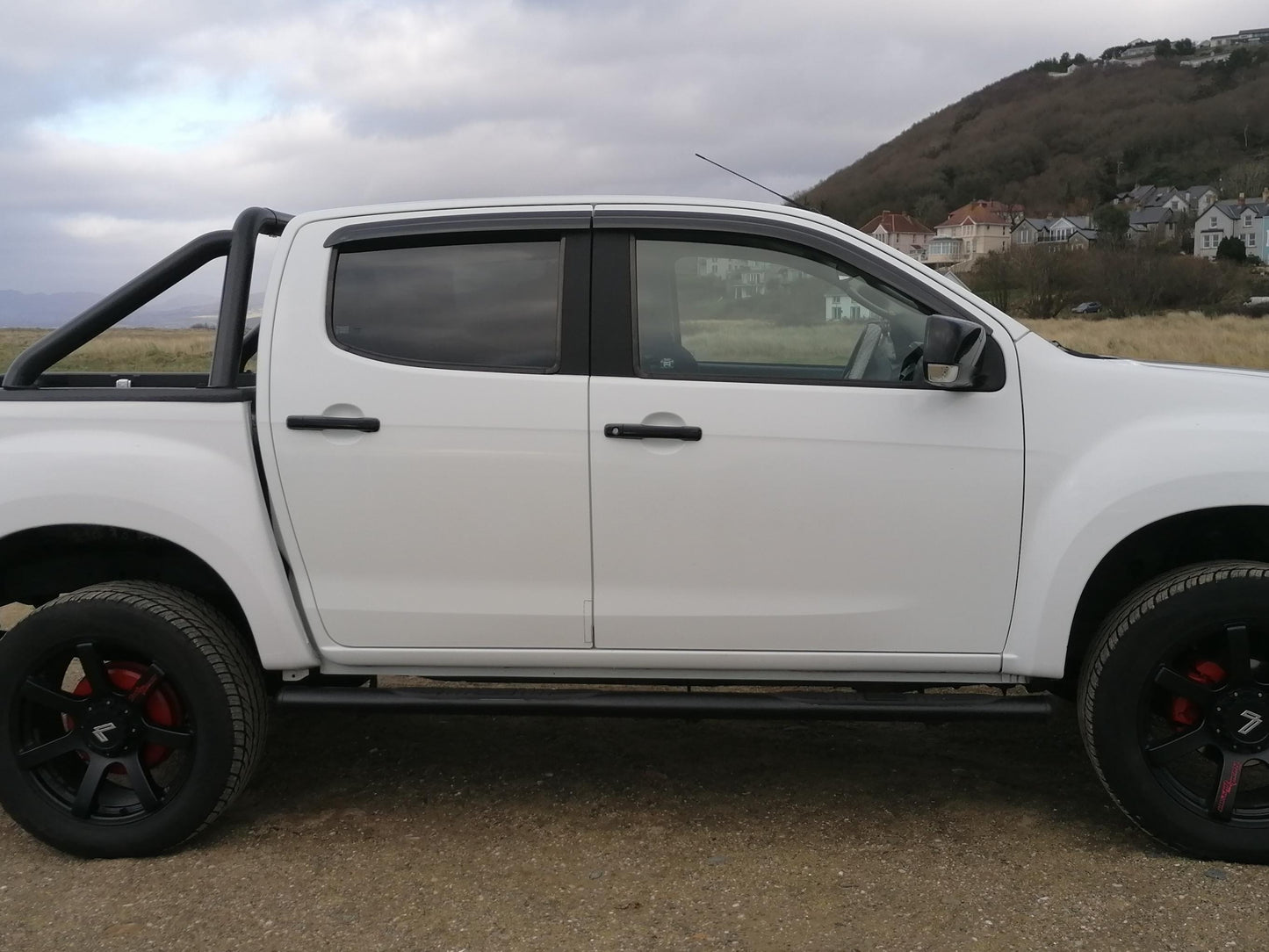 Auto Clover Wind Deflectors Set for Isuzu D-MAX 2012 - 2020 (4 pieces)