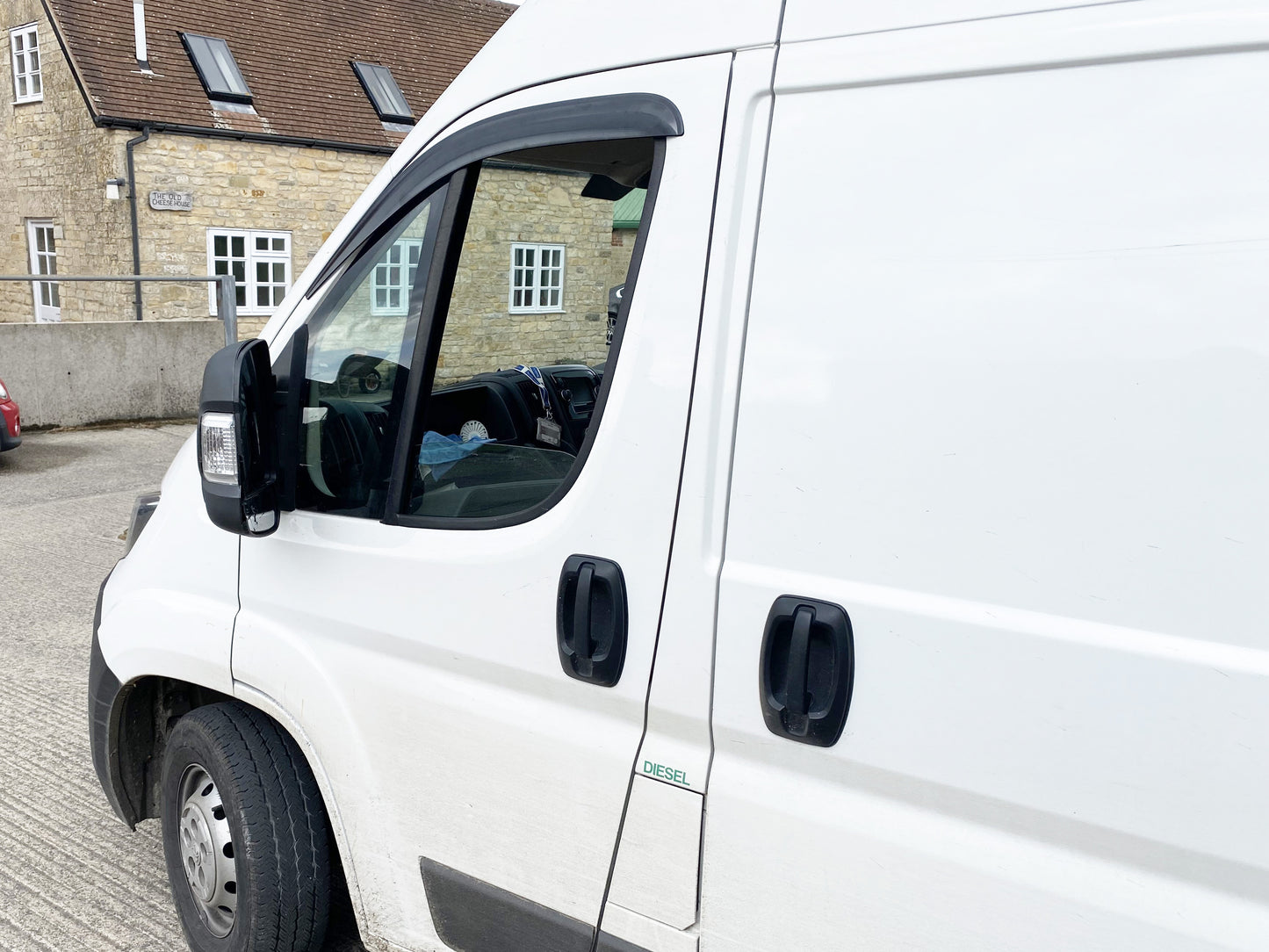 Auto Clover Wind Deflectors Set for Vauxhall / Opel Movano 2021+ (2 Pieces)