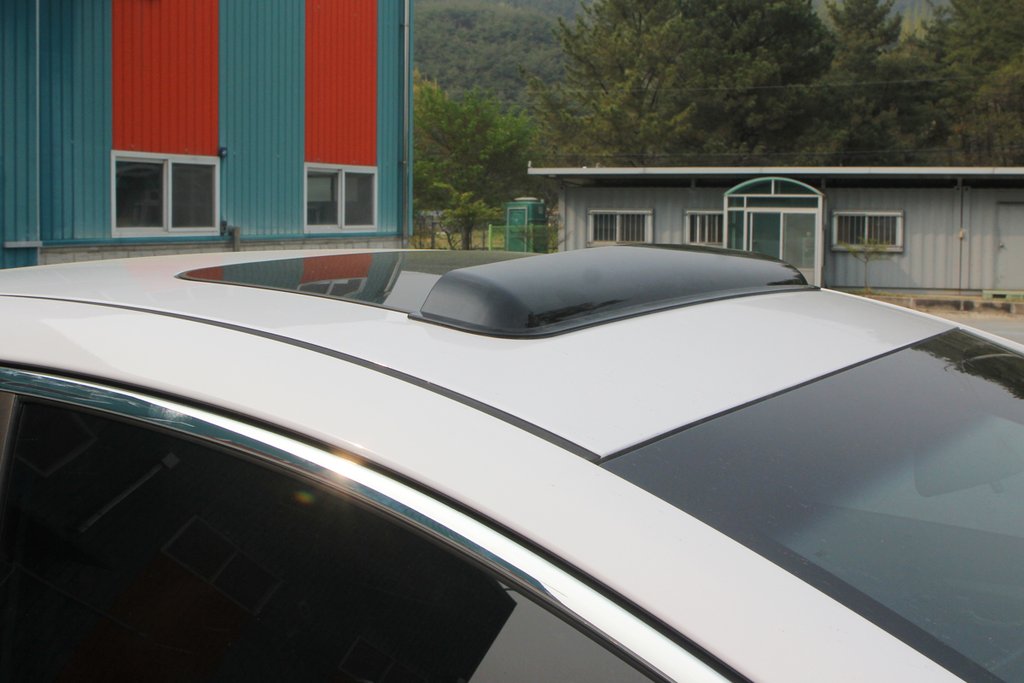 Auto Clover Universal Sunroof Wind Deflector Rain Guard Spoiler - Large 93cm